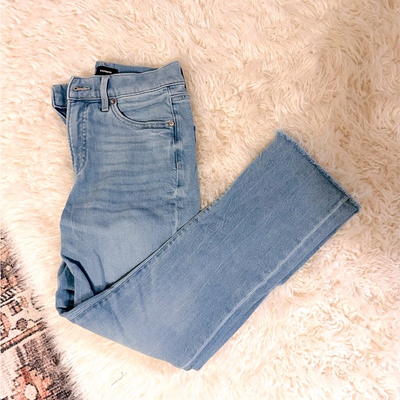 Express High Rise Cropped Kick Flare Jeans in Light Wash - Picture 5 of 10